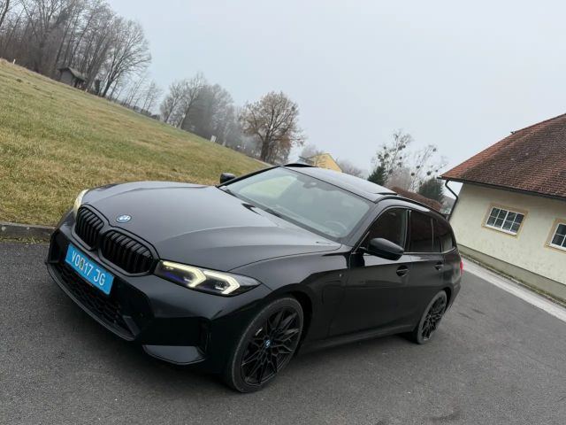 BMW 330 330e M-Sport Touring xDrive