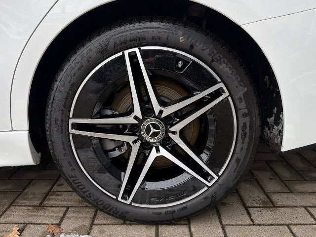 Mercedes-Benz C 220 AMG Line C 220 d Sedan