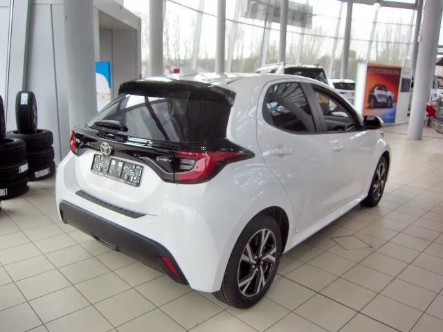 Toyota Yaris Hybride Team D