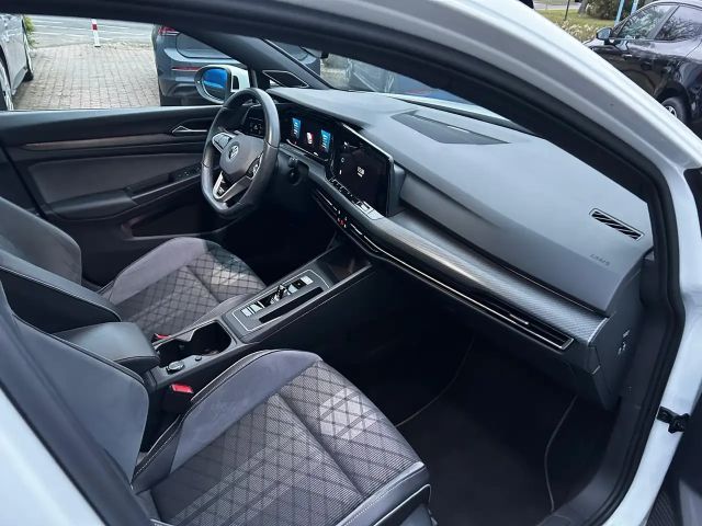 Volkswagen Golf 1.5 eTSI DSG R-Line