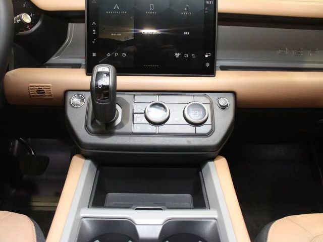 Land Rover Defender 110 Black Pack Dynamic HSE