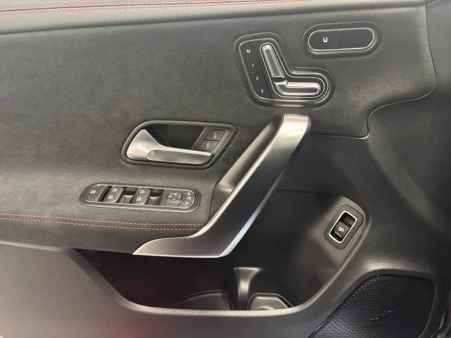 Mercedes-Benz CLA 200 AMG Line Coupé