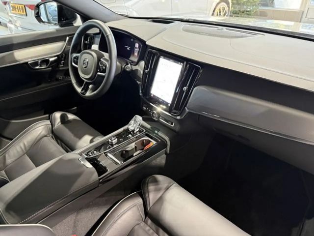 Volvo V90 AWD Dark Recharge T8 Ultra
