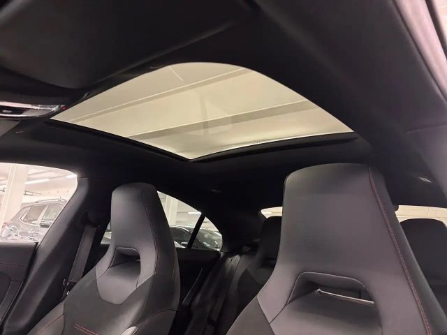 Mercedes-Benz CLA 200 AMG Line Coupé