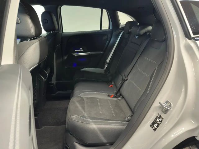 Mercedes-Benz GLA 200 4MATIC GLA 200 d