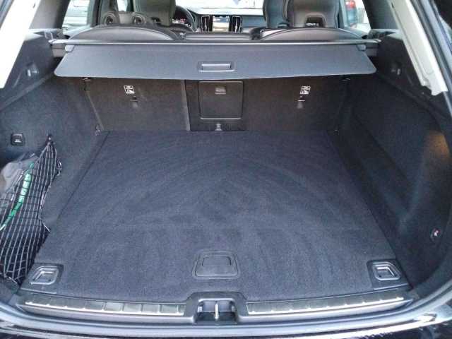 Volvo XC60 Dark Plus