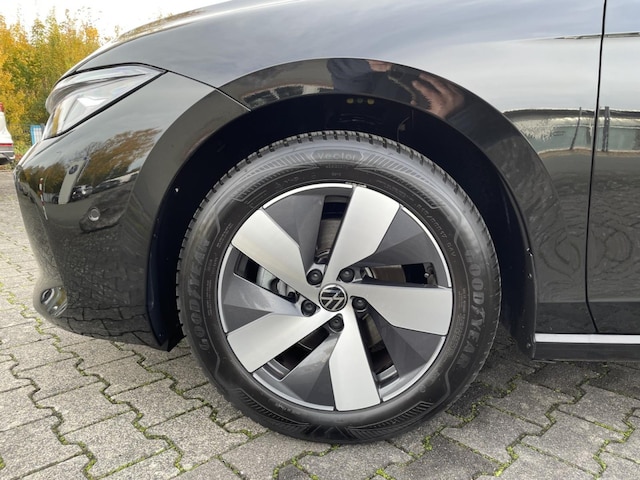 Volkswagen Passat 1.5 eTSI Business DSG Variant