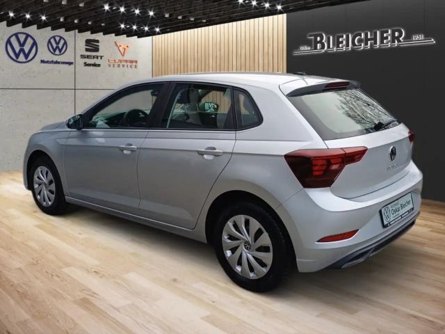 Volkswagen Polo VI 1.0   Ganzjahresreifen+Klima+Lane-Assistent
