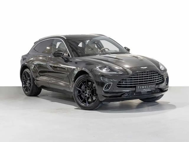 Aston Martin DBX -Minotaur Green-