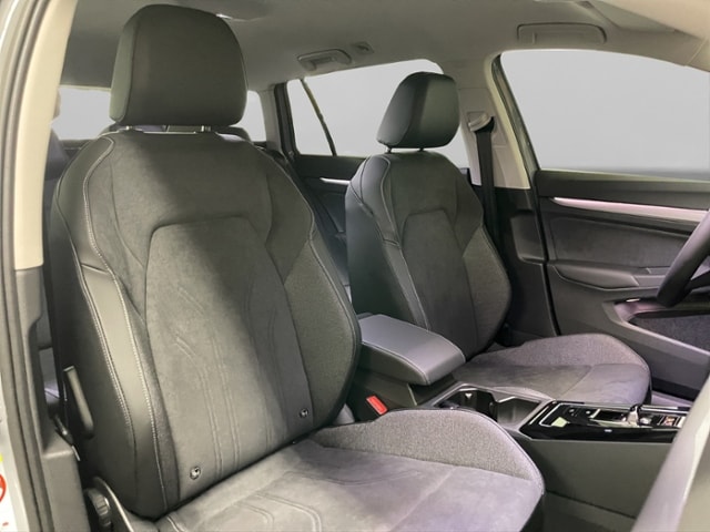 Volkswagen Golf 1.5 eTSI DSG Variant