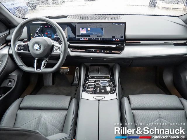 BMW 520 520d M-Sport Touring xDrive