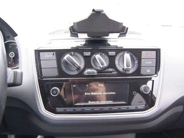 Volkswagen up! Active