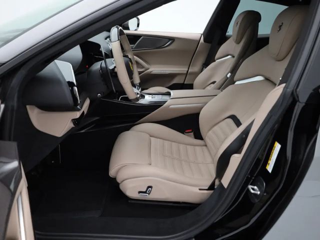 Ferrari Purosangue - FERRARI HAMBURG