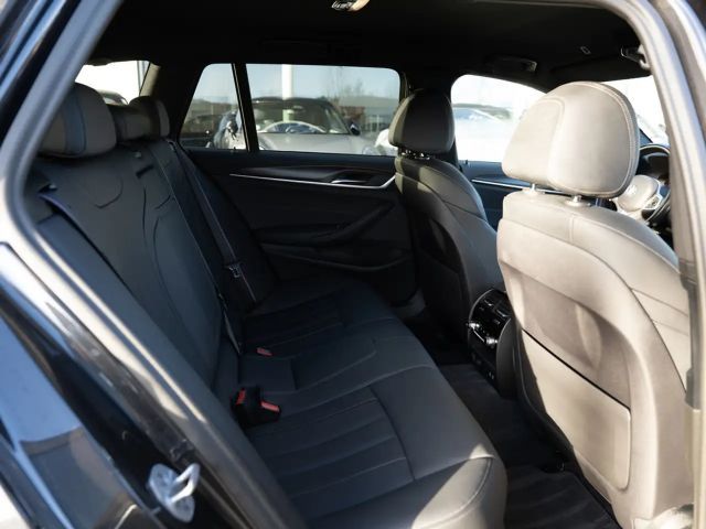 BMW 520 520d M-Sport Touring xDrive