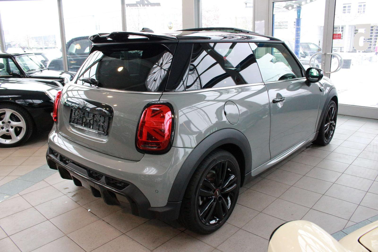 MINI Cooper John Cooper Works