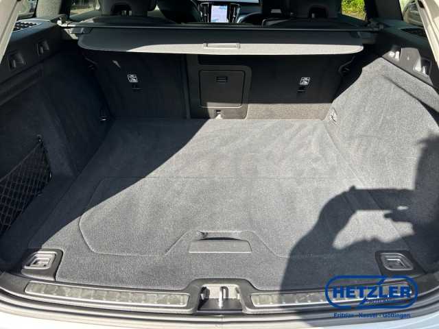 Volvo V60 Core Hybrid