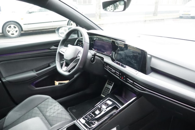 Volkswagen Golf 1.5 eTSI R-Line