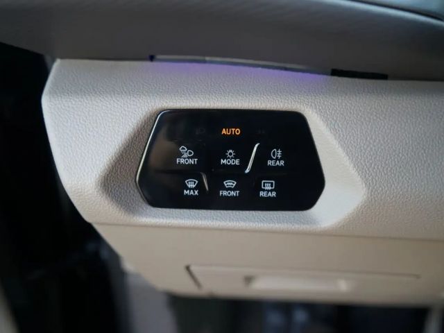 Volkswagen Multivan 2.0 TDI Life T7