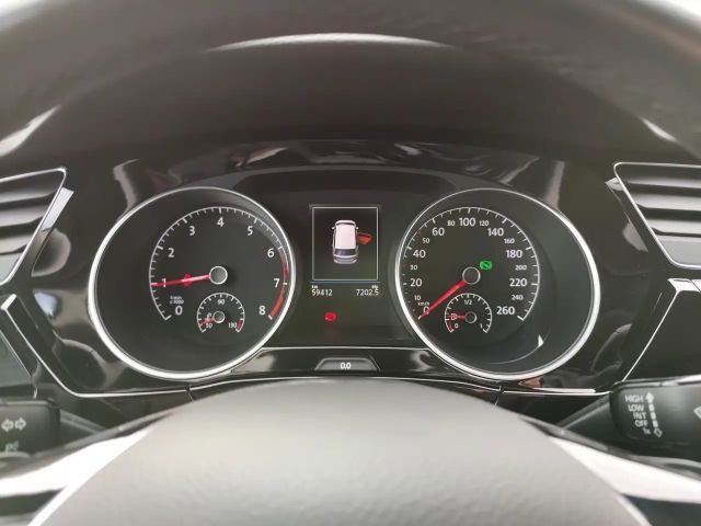 Volkswagen Touran 1.5 TSI DSG R-Line