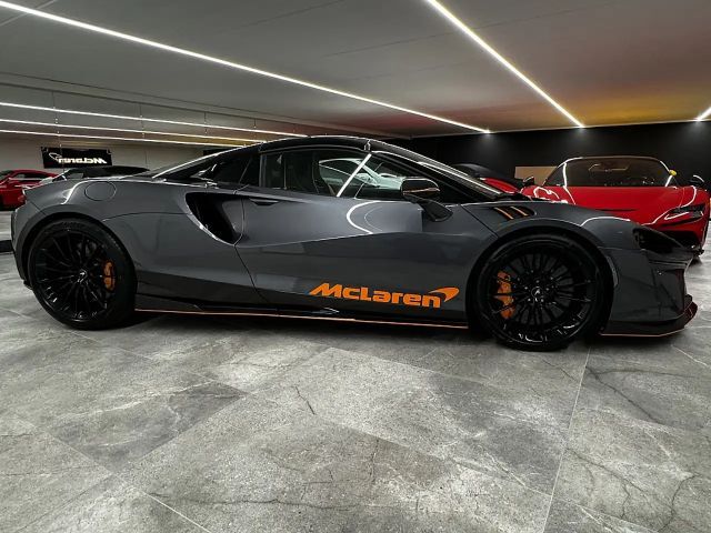 McLaren Artura Spider