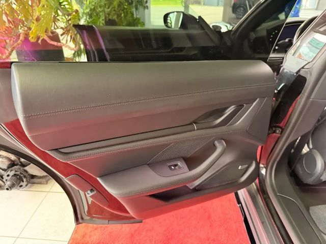 Porsche Taycan 4 Cross Turismo