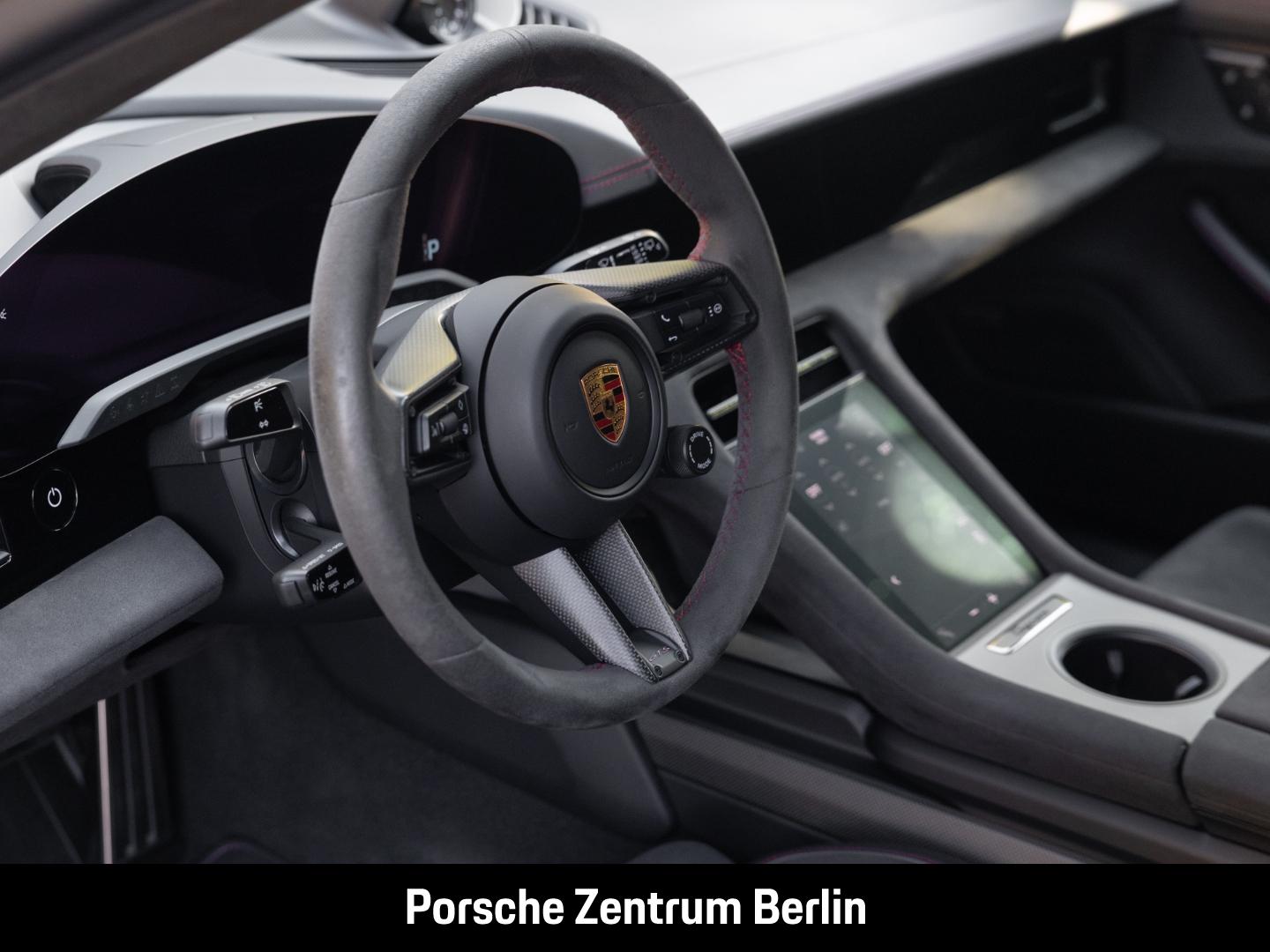 Porsche Taycan GTS Sport Turismo