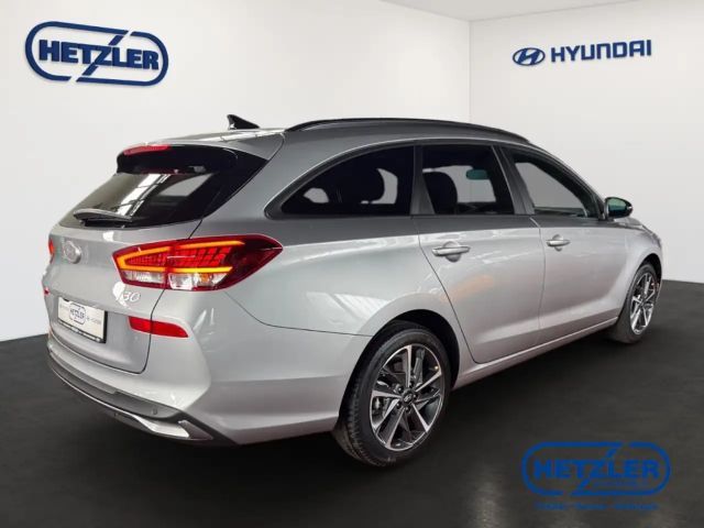 Hyundai i30 Advantage Hybrid T-GDi