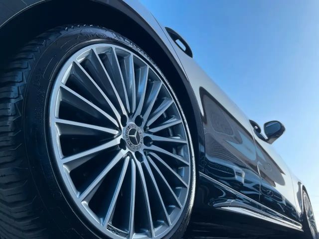 Mercedes-Benz C 200 4MATIC AMG Line Sedan