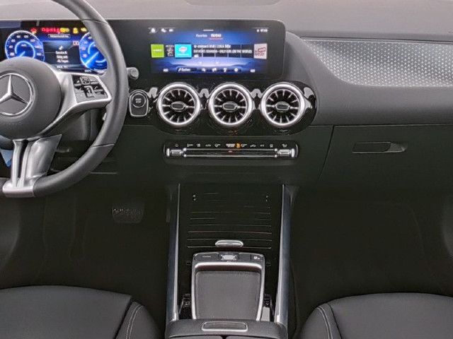 Mercedes-Benz EQA 300 4MATIC