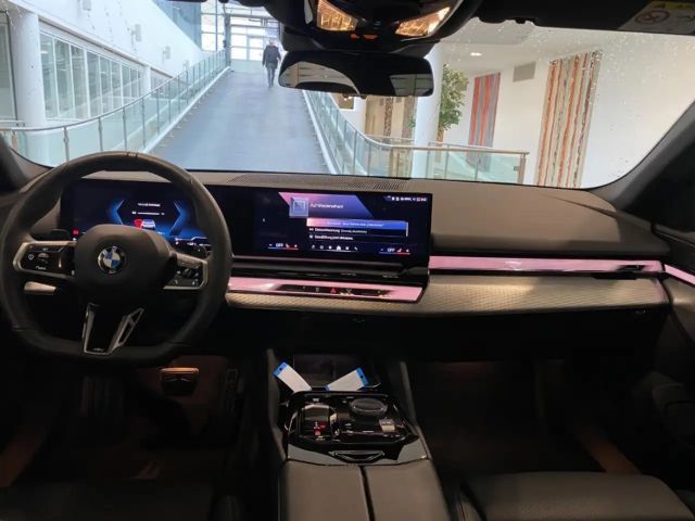 BMW 520 520i M-Sport Sedan