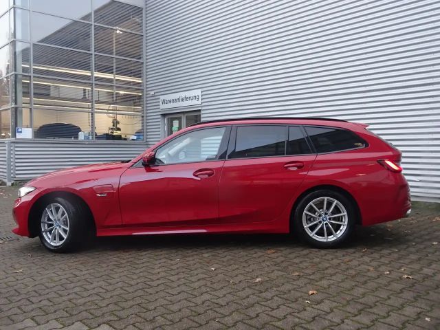 BMW 320 320e Touring