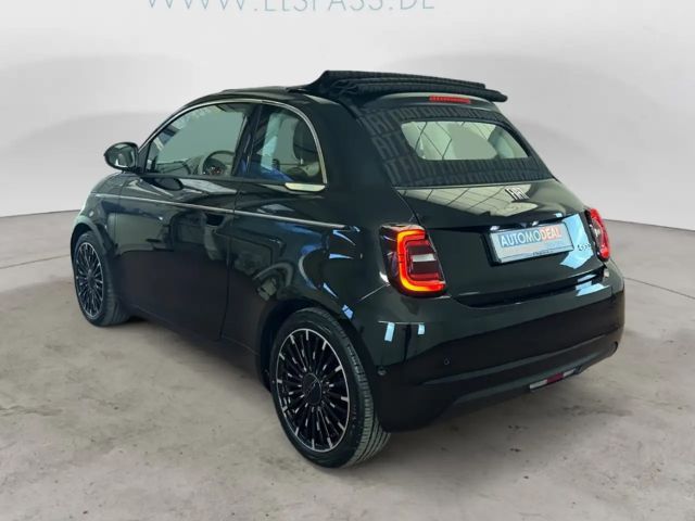 Fiat 500e La Prima