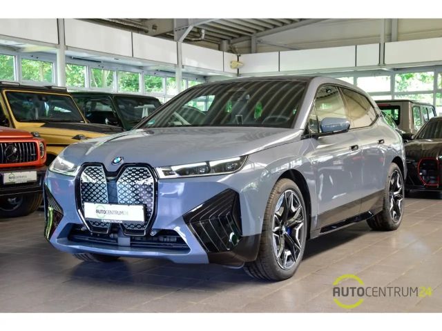 BMW iX 40 SkyLounge Massage HK HUD Soft Laser 360