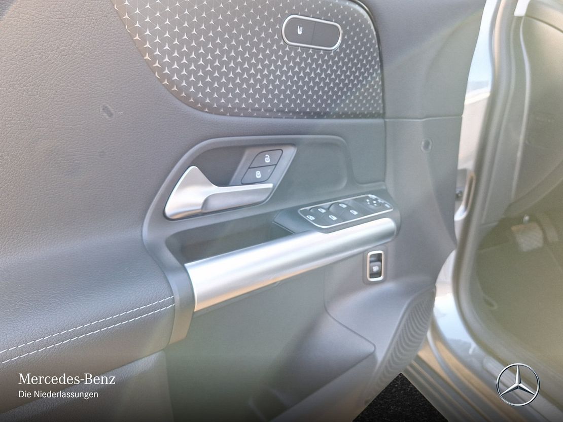 Mercedes-Benz B 180 Sedan