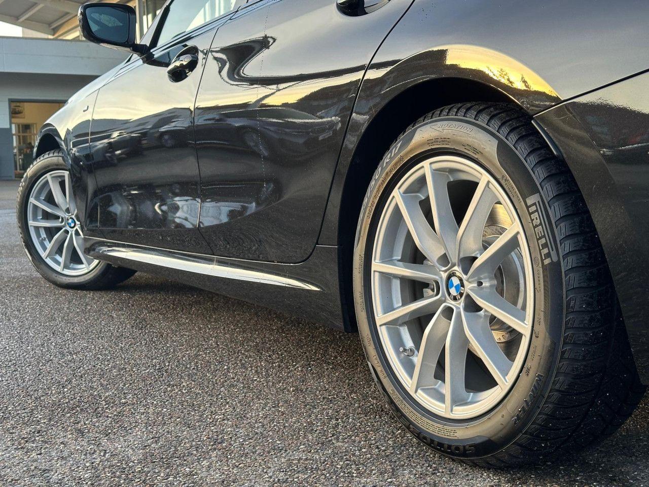 BMW 320 320d M-Sport Touring xDrive