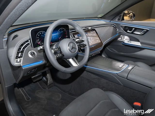Mercedes-Benz E 220 AMG Line E 220 d Sedan