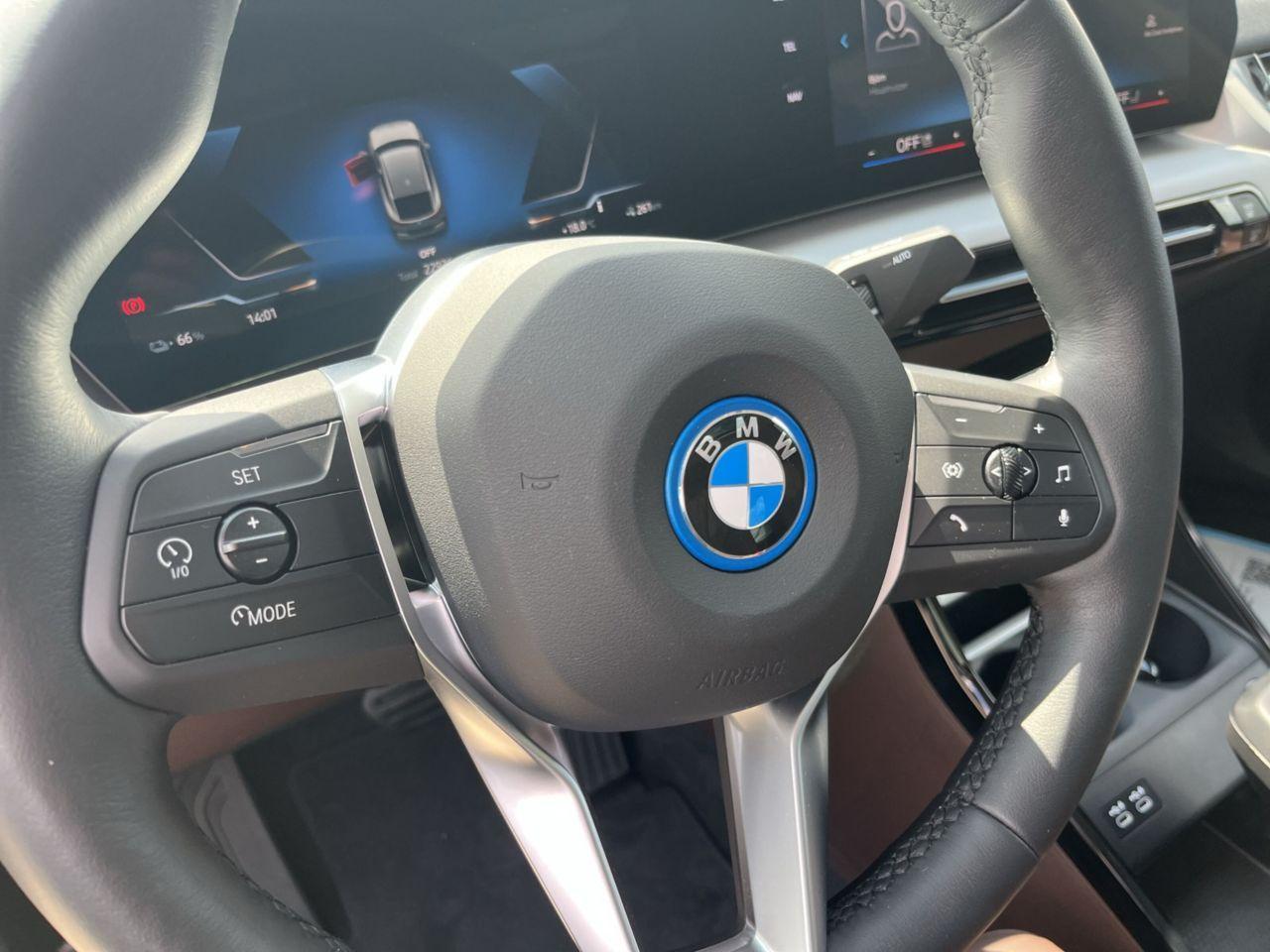 BMW iX2 xDrive30