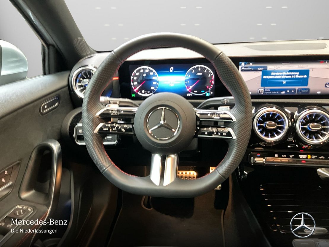 Mercedes-Benz A 250 4MATIC AMG Line