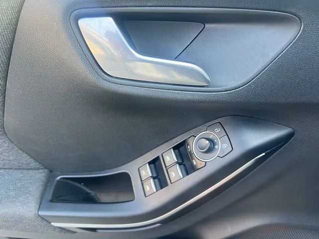 Ford Puma EcoBoost Titanium