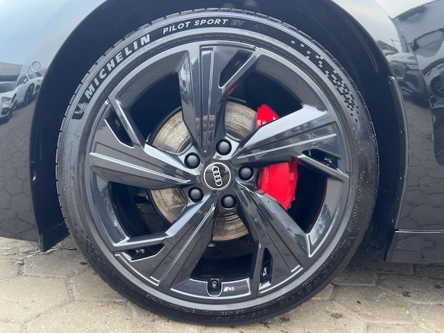 Audi A6 e-tron Avant Quattro