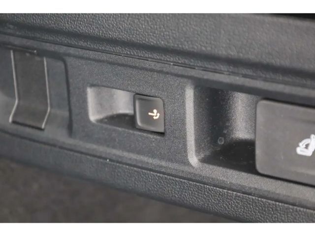 Volkswagen Passat 1.5 eTSI Business DSG