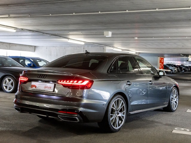 Audi A4 40 TFSI Quattro S-Line S-Tronic Sedan