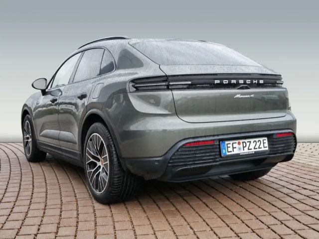 Porsche Macan 4