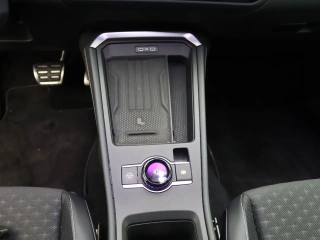 Volkswagen T-Roc 1.5 eTSI DSG IQ.Drive R-Line