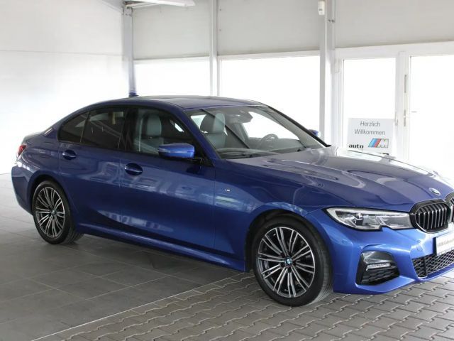 BMW 320 320d M-Sport Sedan xDrive