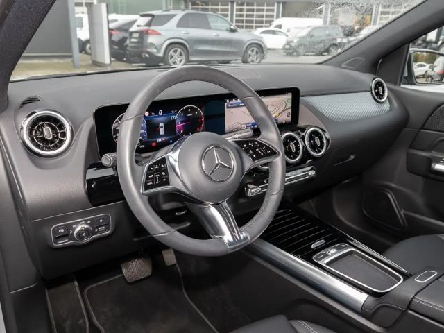 Mercedes-Benz B 180 B 180 d