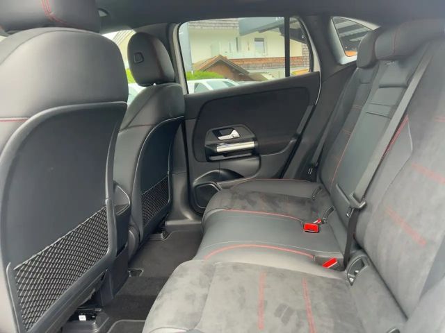 Mercedes-Benz EQA 300 4MATIC AMG Line