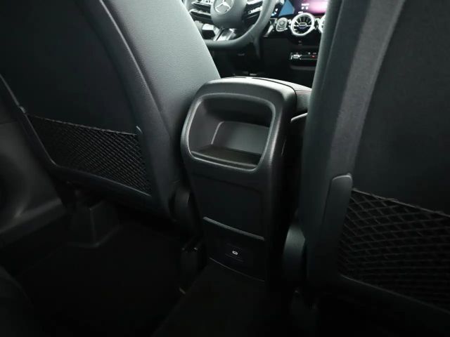 Mercedes-Benz B 220 AMG Line B 220 d