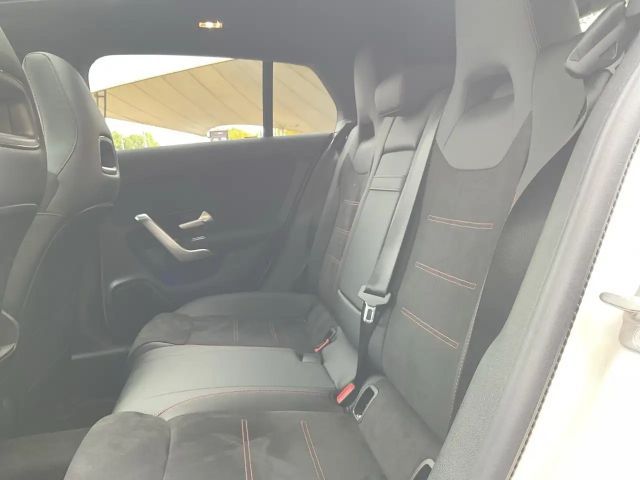 Mercedes-Benz CLA 180 AMG Line Shooting Brake