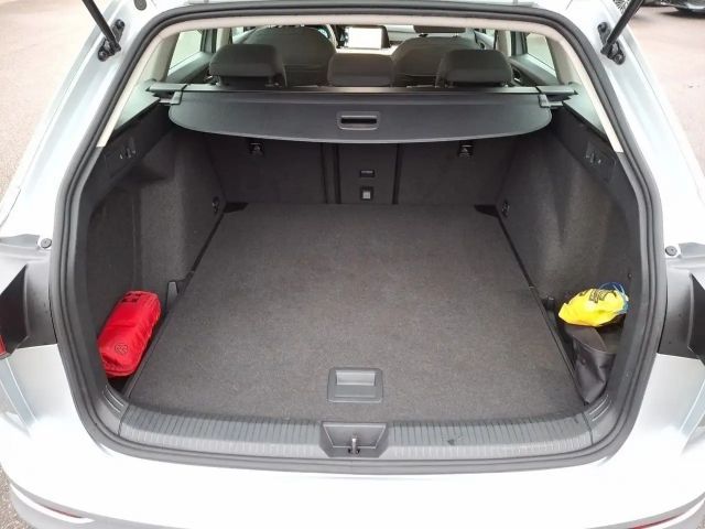 Volkswagen Golf 1.5 eTSI Variant